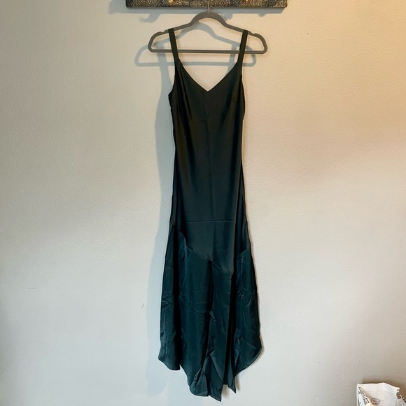 Express Satin Gown size M - Picture 4 of 8